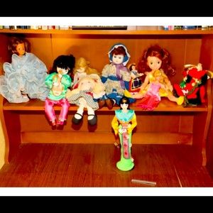 10 vintage dolls Disney Oriental and more